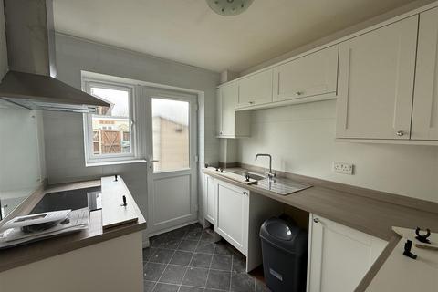 3 bedroom terraced house to rent, Windward Close, Littlehampton BN17