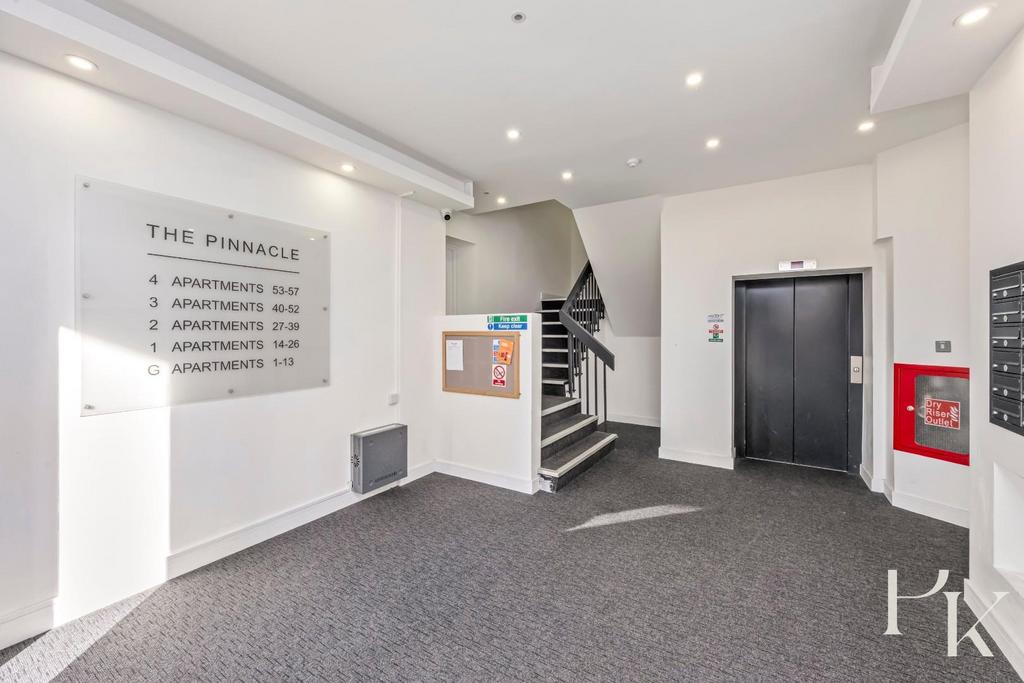 The Pinnacle, Flat 51-016.JPG