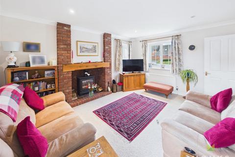 4 bedroom detached house for sale, Kings Drive, Baschurch, Shrewsbury