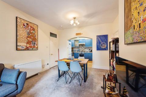 3 bedroom flat for sale, Lawrence Road, Southsea