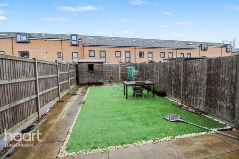 undefined, Royal Anglian Way, DAGENHAM
