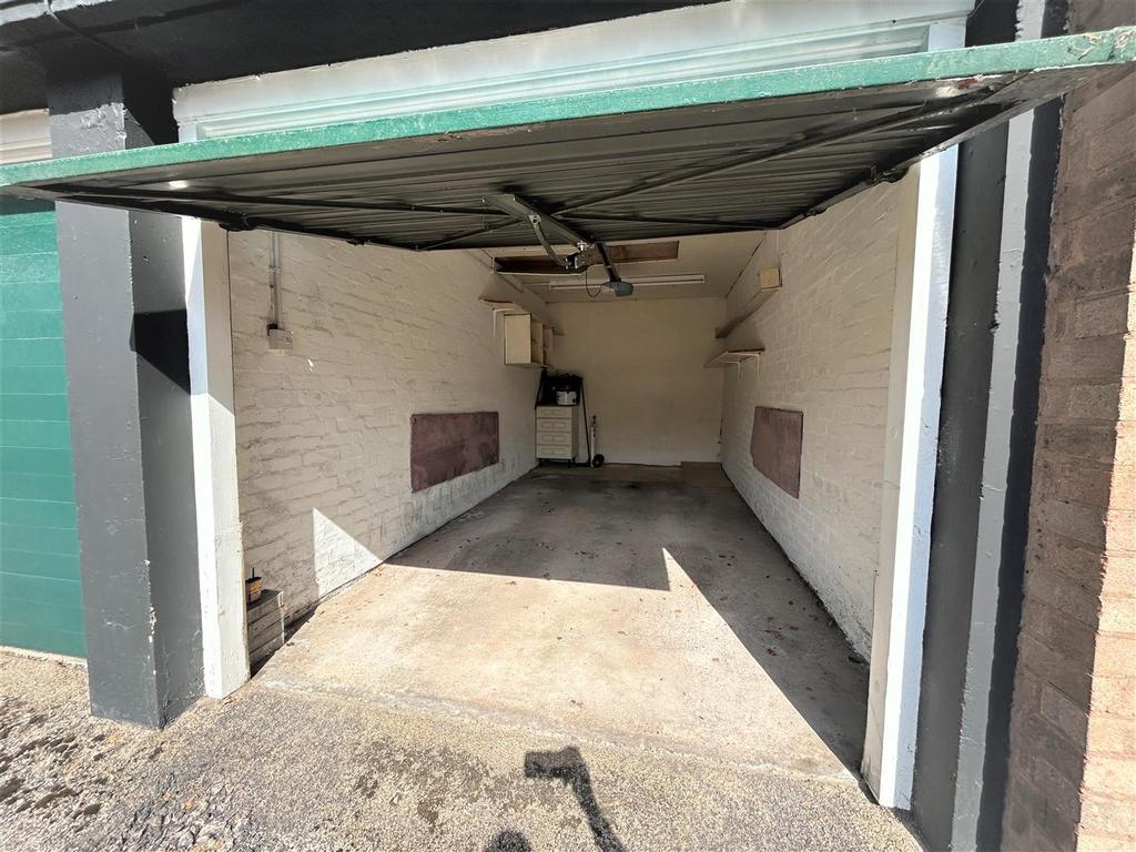 Garage.jpg