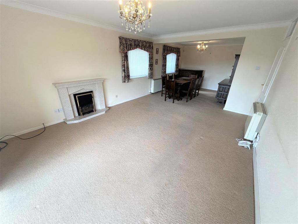 Living room 2.jpg