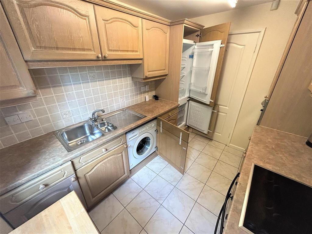 Kitchen 2.jpg