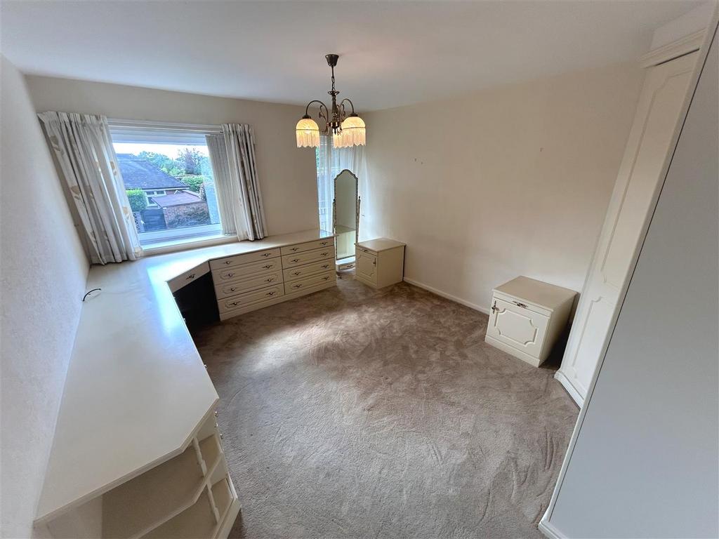 Bedroom 1.jpg