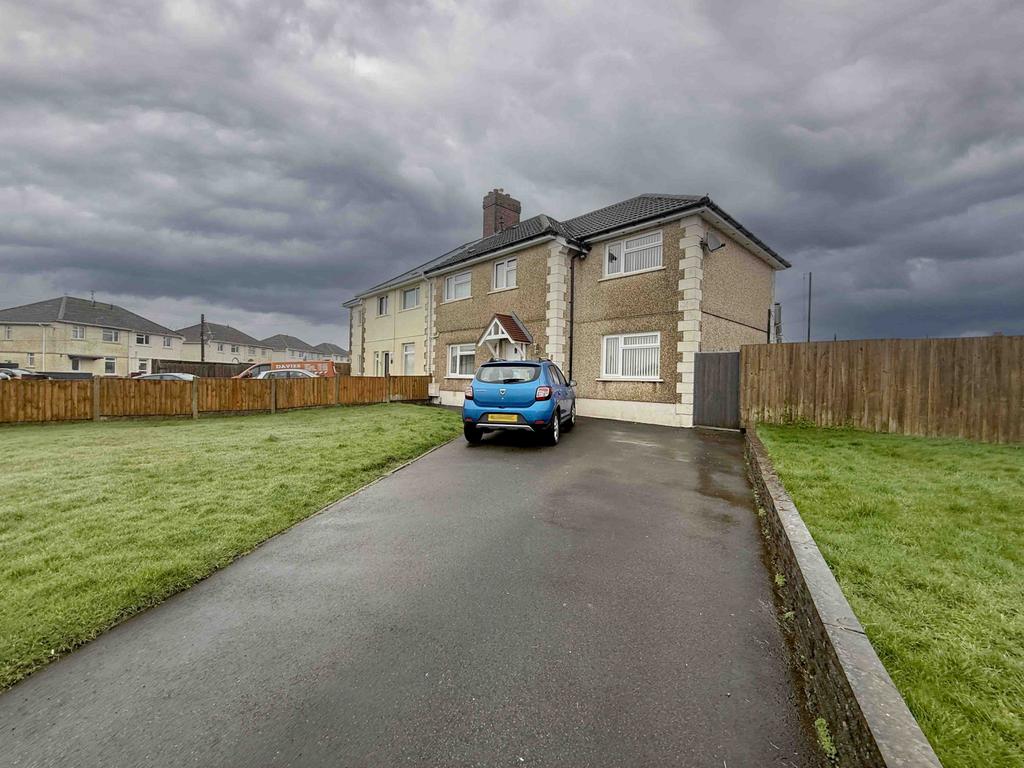 4 Bedroom Semi Detached for Sale on Brynawel Road