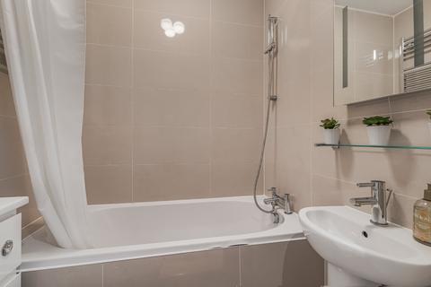 1 bedroom flat for sale, Gloucester Terrace, Bayswater, London, W2