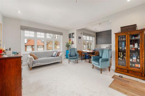 3 bedroom flat to rent, Staverton Road, Brondesbury NW2