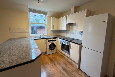 1 bedroom apartment to rent, Chapel Street, Petersfield, Hampshire, GU32