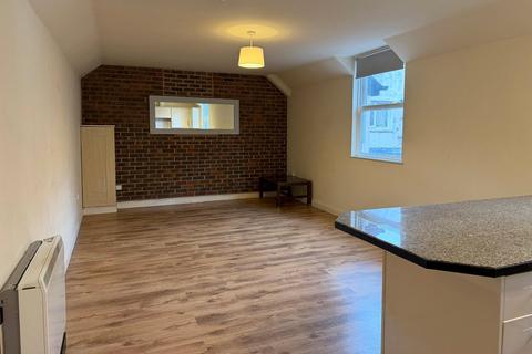 1 bedroom apartment to rent, Chapel Street, Petersfield, Hampshire, GU32