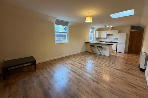 1 bedroom apartment to rent, Chapel Street, Petersfield, Hampshire, GU32