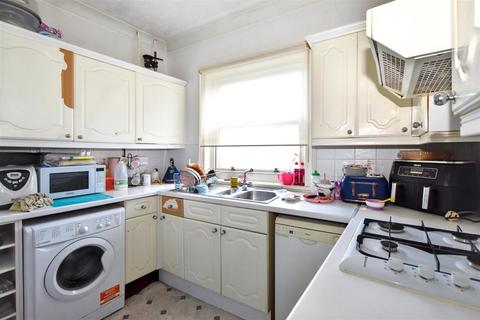2 bedroom flat for sale, Elms Avenue, Eastbourne