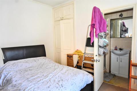 2 bedroom flat for sale, Elms Avenue, Eastbourne