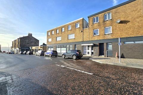3 bedroom flat to rent, 1 Scott Court, Helensburgh, G84 8BS
