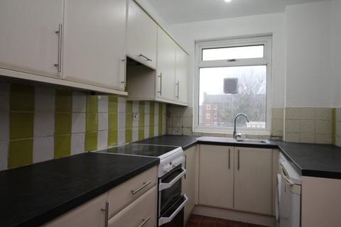 3 bedroom flat to rent, 1 Scott Court, Helensburgh, G84 8BS