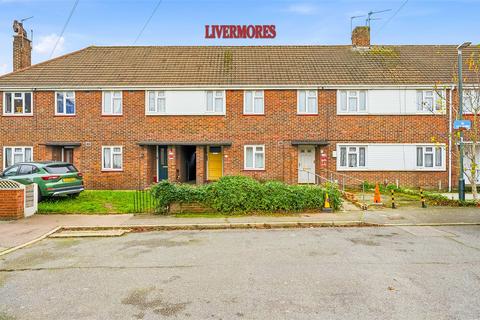 3 bedroom maisonette for sale, Masefield Close, Erith