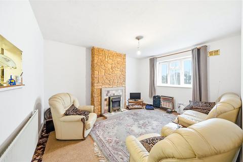 3 bedroom maisonette for sale, Masefield Close, Erith