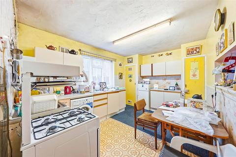 3 bedroom maisonette for sale, Masefield Close, Erith