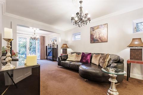 undefined, Coppice Row, Theydon Bois, Epping