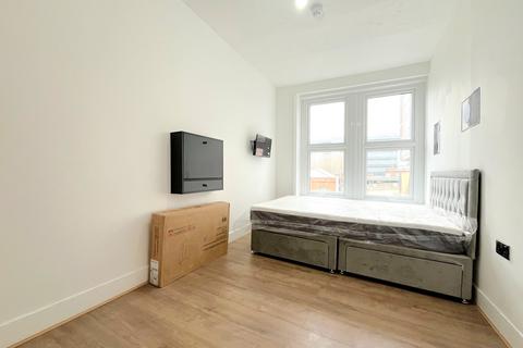 1 bedroom house of multiple occupation to rent, Clifftown Road, Southend-on-Sea SS1