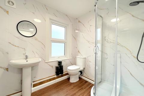 1 bedroom house of multiple occupation to rent, Clifftown Road, Southend-on-Sea SS1