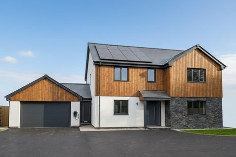 4 bedroom detached house for sale, Quarry Road, Liskeard PL14