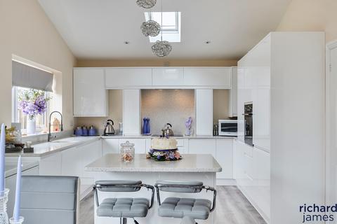 undefined, Thames Avenue, Haydon Wick, Swindon, SN25