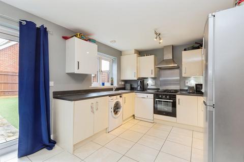 3 bedroom terraced house for sale, Avalon Street, Aylesbury