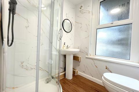 1 bedroom house of multiple occupation to rent, Clifftown Road, Southend-on-Sea SS1