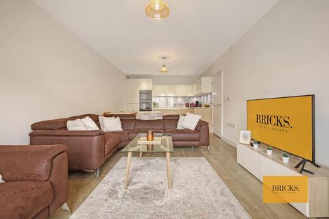 2 bedroom apartment to rent, Safflower Lane, Romford RM3