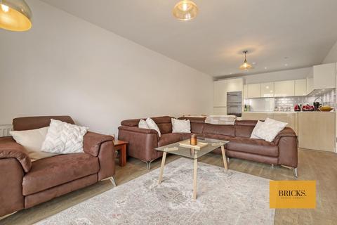 2 bedroom apartment to rent, Safflower Lane, Romford RM3