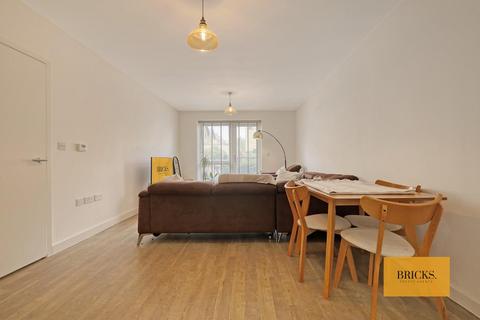 2 bedroom apartment to rent, Safflower Lane, Romford RM3