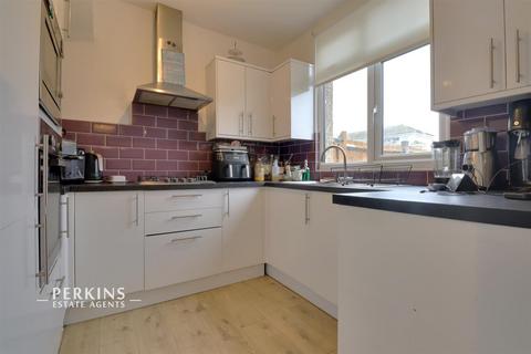 3 bedroom end of terrace house to rent, Greenford, UB6