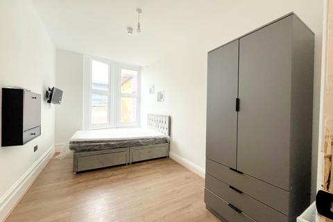 1 bedroom house of multiple occupation to rent, Clifftown Road, Southend-on-Sea SS1