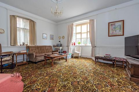 6 bedroom semi-detached house for sale, Osborne Road, Broxbourne EN10