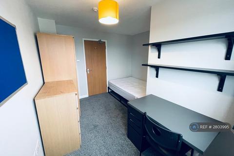 1 bedroom in a house share to rent, Arle Gardens, Cheltenham, GL51
