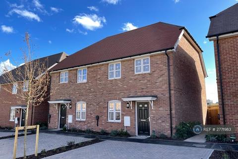 3 bedroom semi-detached house to rent, Monarch Place, Newington, ME9