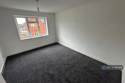 2 bedroom flat to rent, St Peters Mews, Birkenhead, CH42