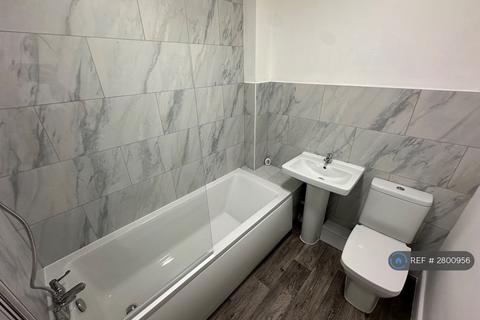 2 bedroom flat to rent, St Peters Mews, Birkenhead, CH42