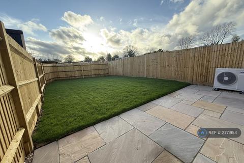 3 bedroom semi-detached house to rent, Monarch Place, Newington, ME9