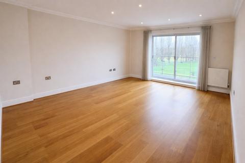 2 bedroom flat to rent, 120 Regents Park Rd, Finchley Central