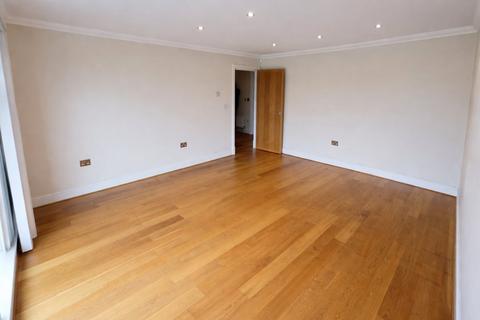 2 bedroom flat to rent, 120 Regents Park Rd, Finchley Central