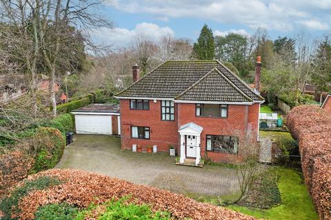 4 bedroom detached house for sale, Whinwhistle Road, Romsey SO51