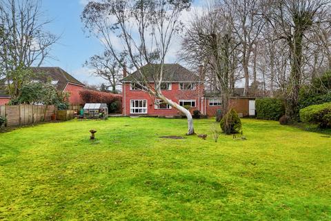4 bedroom detached house for sale, Whinwhistle Road, Romsey SO51