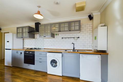undefined, 122 Victoria Road
