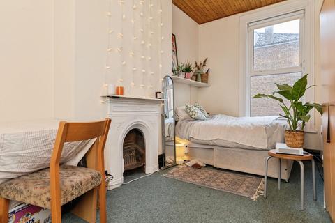 1 bedroom in a house share to rent, Cheltenham Crescent, Cheltenham Road, Bristol, BS6