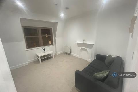 2 bedroom flat to rent, Murray Place, Stirling, FK8