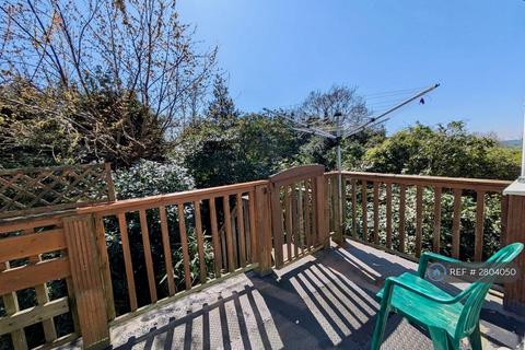 Studio to rent, Hollington Park Road, St Leonards-On-Sea, TN38
