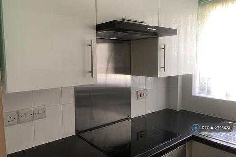 1 bedroom end of terrace house to rent, St. Peters Close, Cheltenham, GL51