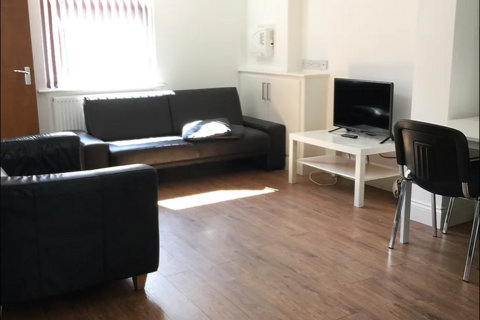 5 bedroom terraced house to rent, Lovat Road, Preston PR1